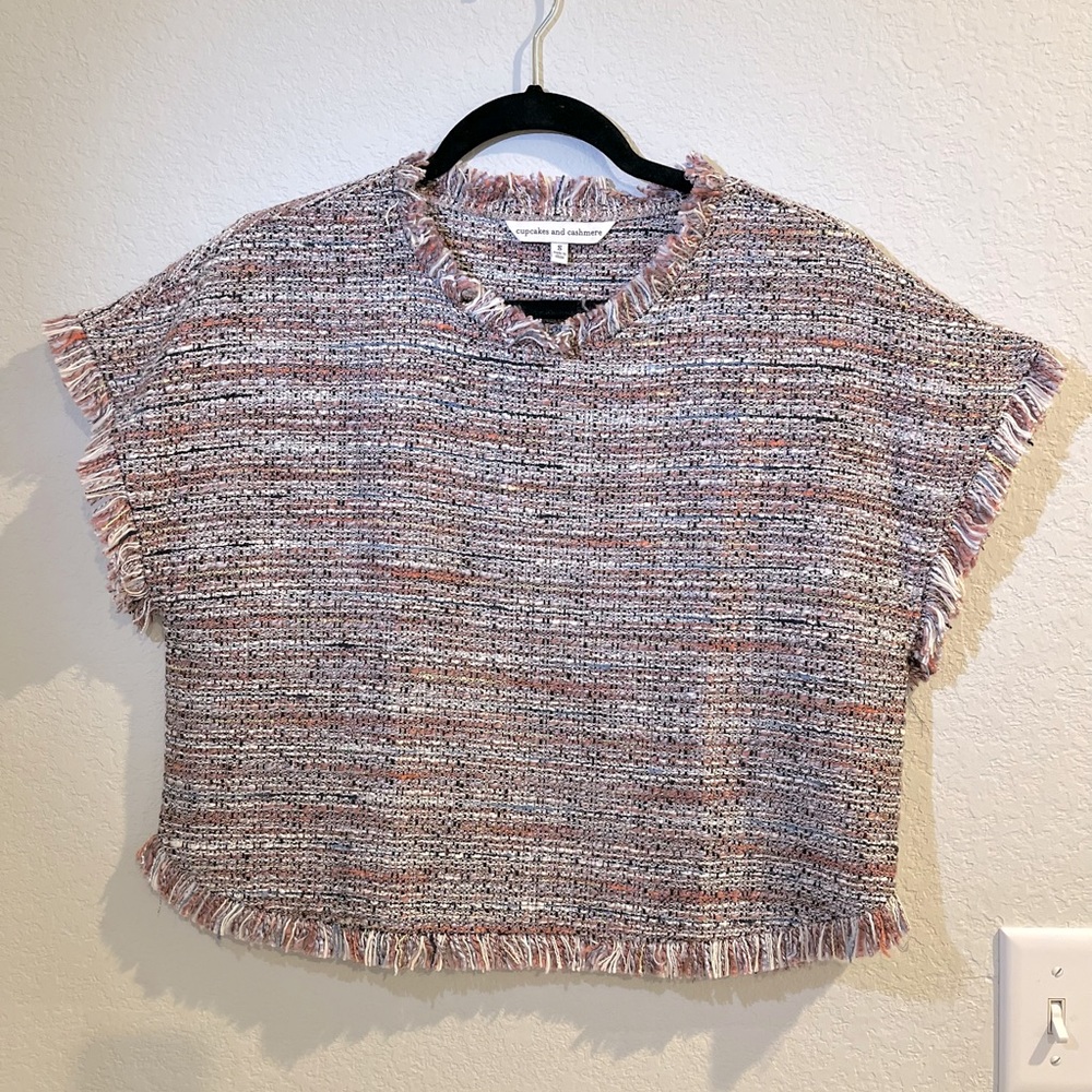 Cupcakes and Cashmere tweed top in size small.